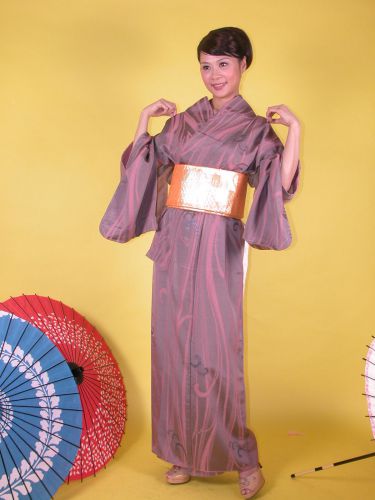 灰底粉線條日本女和服 OA1-93010
